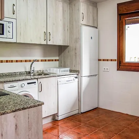 6 Bedroom Beautiful In *