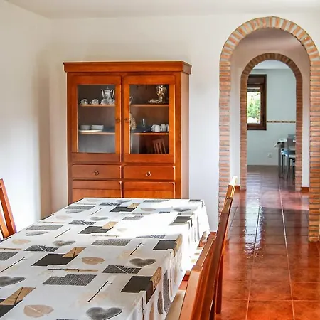 6 Bedroom Beautiful In *